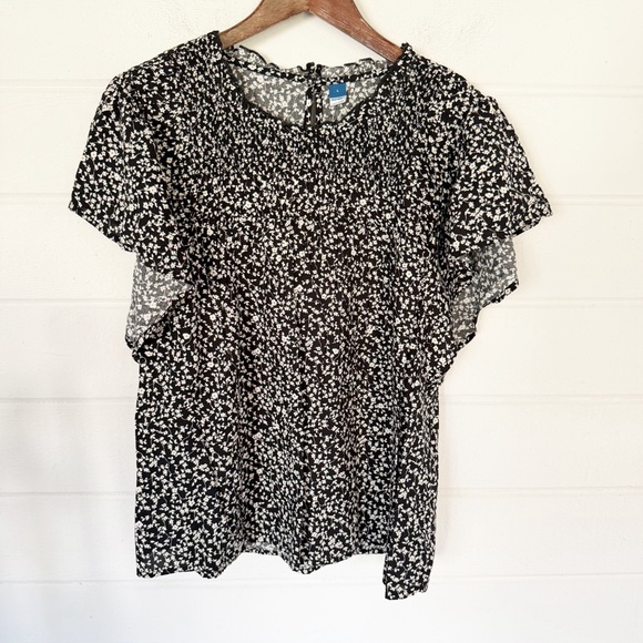 Old Navy Tops - Old Navy Flutter-Sleeve Smocked Pintucked Swing Floral Print Blouse Size Large